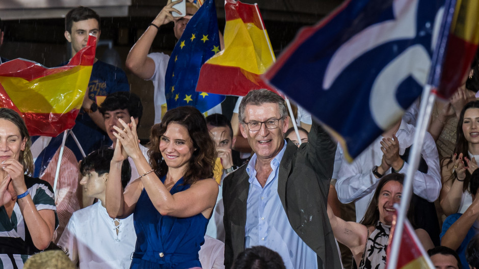 El presidente del PP, Alberto Núñez Feijóo y la líder de los populares madrileños, Isabel Díaz Ayuso