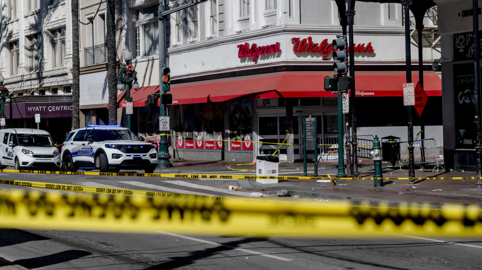 El Barrio Francés, cerca de Bourbon Street, está bloqueado por las investigaciones debido al atropello masivo en Nueva Orleans