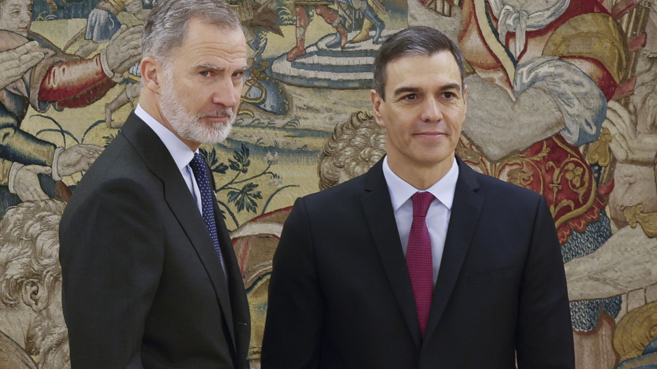 El Rey Felipe y Pedro Sánchez