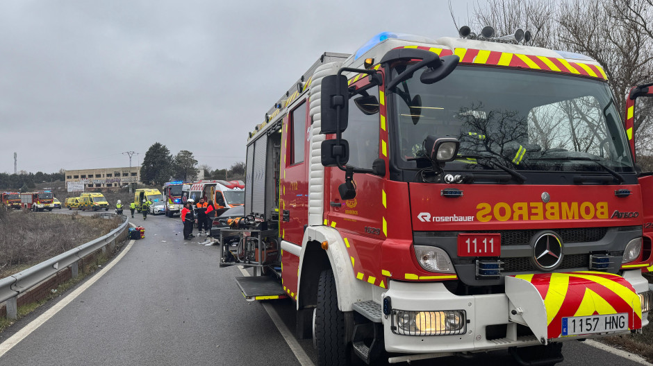 Bomberos de la Comunidad de Madrid en un accidente de tráfico