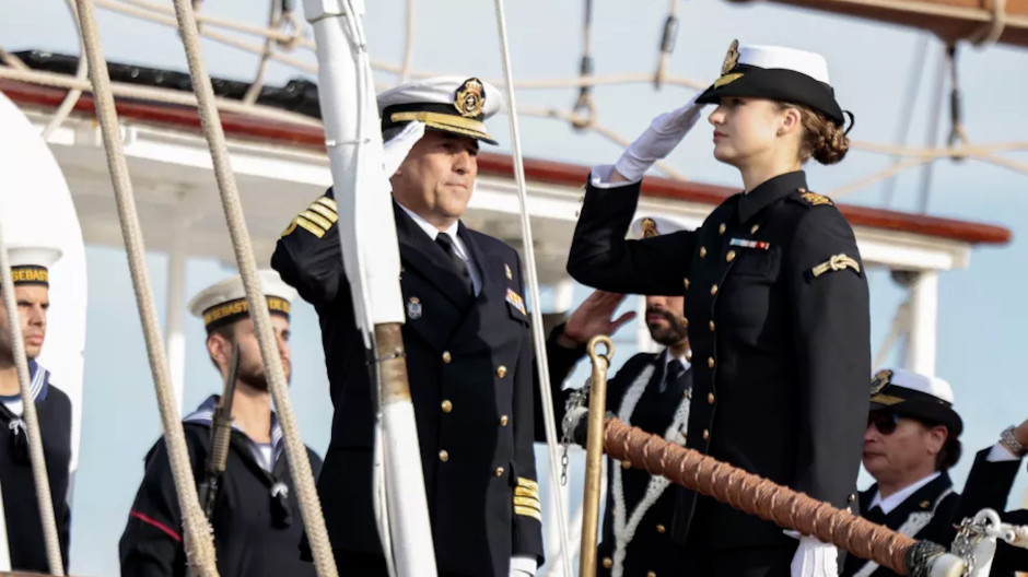 La Princesa Leonor embarca en el Elcano donde compartirá camarote y baño como una guardiamarina más