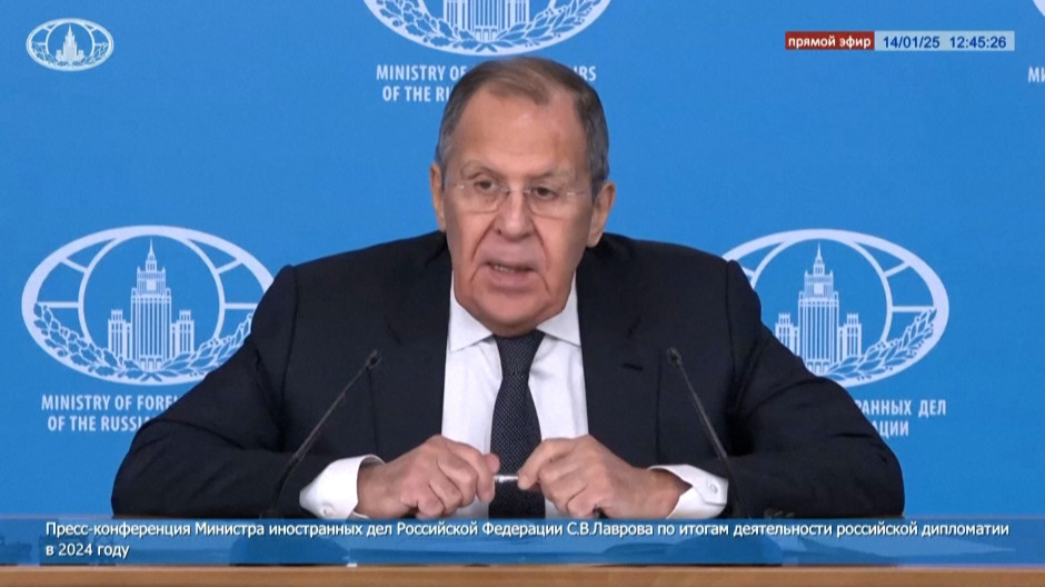 Lavrov dice que Rusia puede negociar con Ucrania pero no renuncia a los territorios anexionados