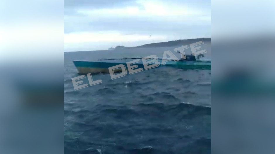 Un narcosubmarino hallado en Galicia se encuentra a la deriva y se dificulta su reflote