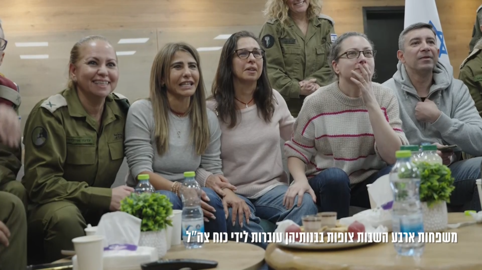 Estas son las cuatro soldados israelíes que ya celebran su liberación en familia