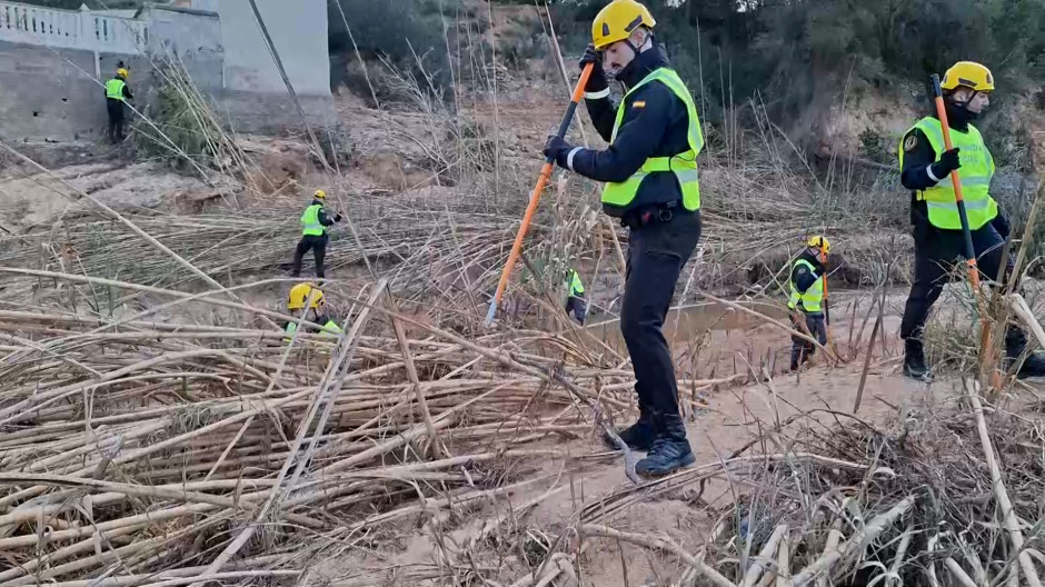 La Guardia Civil busca desaparecidos en Pedralba (Valencia)