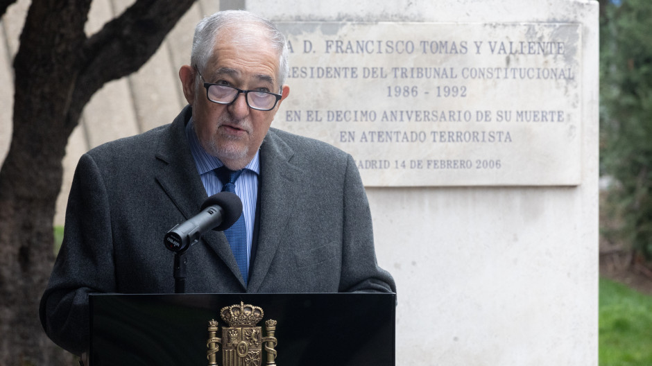 El presidente del Tribunal, Cándido Conde-Pumpido Tourón, interviene durante el acto en homenaje a Francisco Tomás Valiente