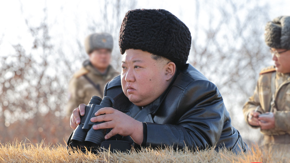El líder norcoreano Kim Jong Un durante el lanzamiento