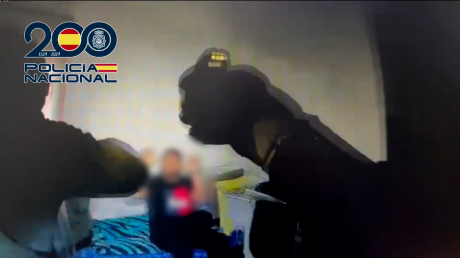 Desmantelan un punto de venta de drogas que operaba a plena luz del día en Alicante