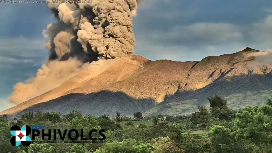 Erupción del volcán Kanlaon en Filipinas