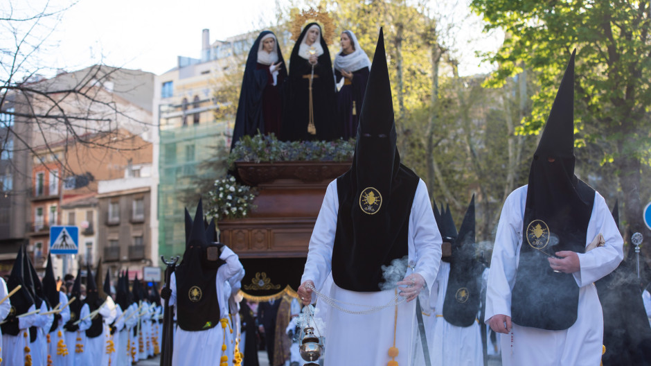 Procesión del Duelo desde la iglesia de San Esteban, en directo