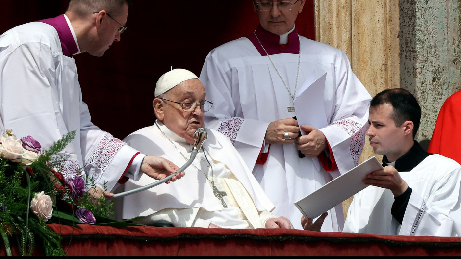 Así fue la bendición 'Urbi et Orbi' del Papa Francisco desde el balcón de San Pedro