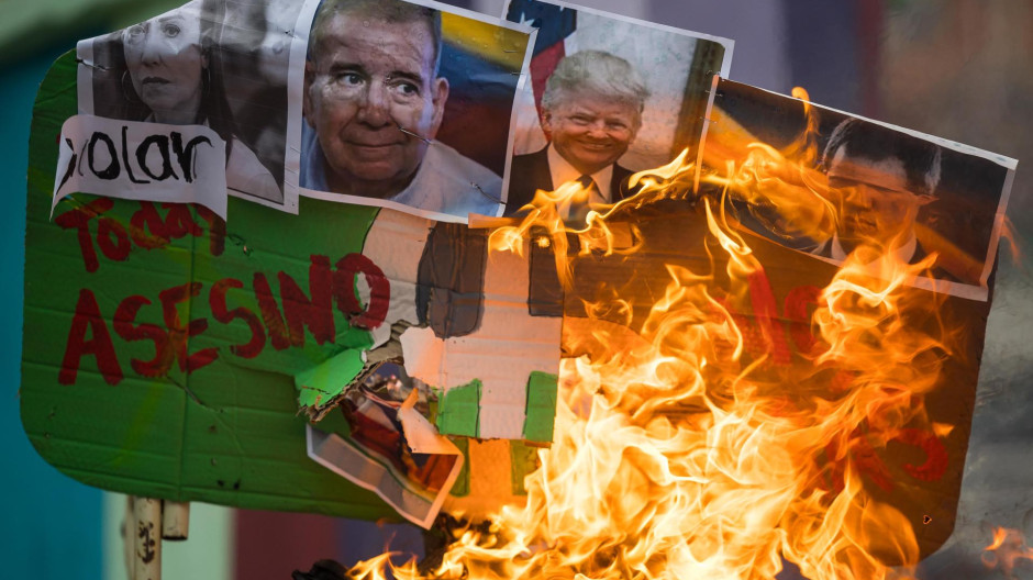 El chavismo se ensaña con Trump y Bukele y queman figuras suyas en Caracas