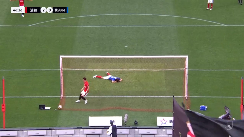 El gol más torpe del año en Japón se ha visto en la liga de fútbol japonesa