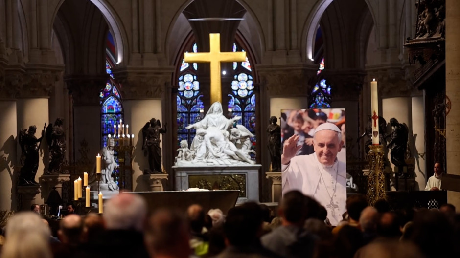Dame honra al Papa Francisco con una emotiva misa