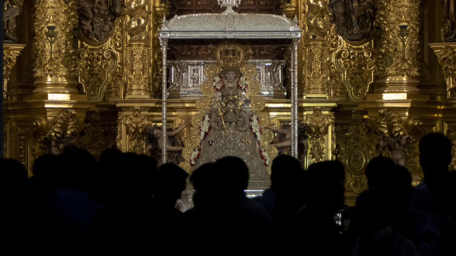 Asalto de la reja ante la Virgen del Rocío