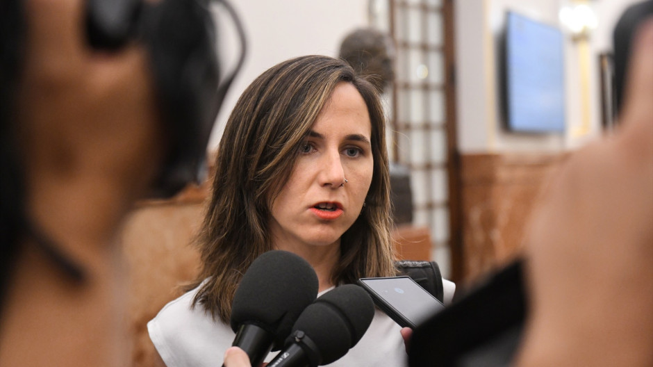 EuropaPress_6790504_portavoz_podemos_congreso_ione_belarra_atiende_medios_comunicacion_sesion