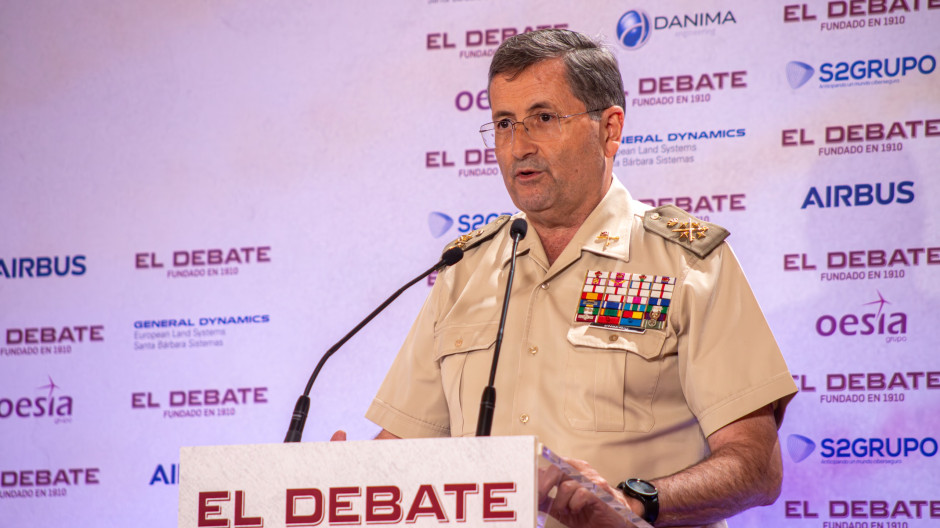 El Jefe de Estado Mayor del Ejército de Tierra clausura la Jornada de Defensa