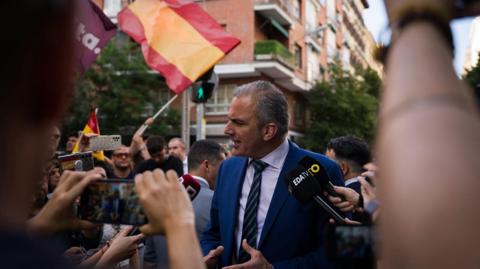 Ortega Smith critica la organización «corrupta» del PSOE y pide elecciones