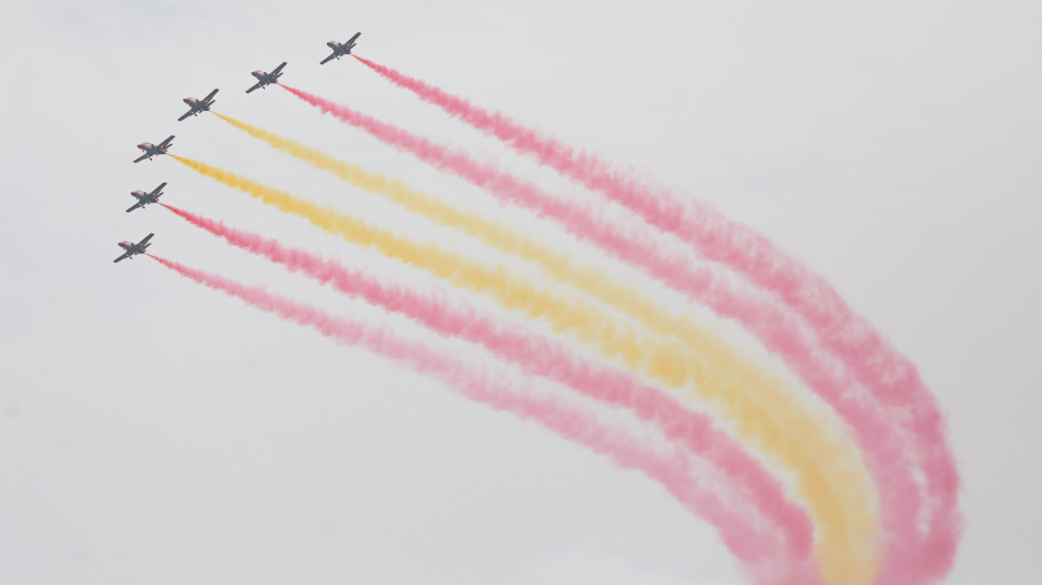 Video resumen del espectáculo aéreo de la Patrulla Águila