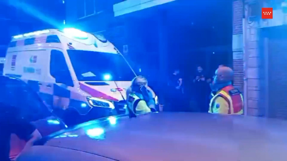 Un hombre cae a un patio interior en Madrid y acaba grave en el hospital