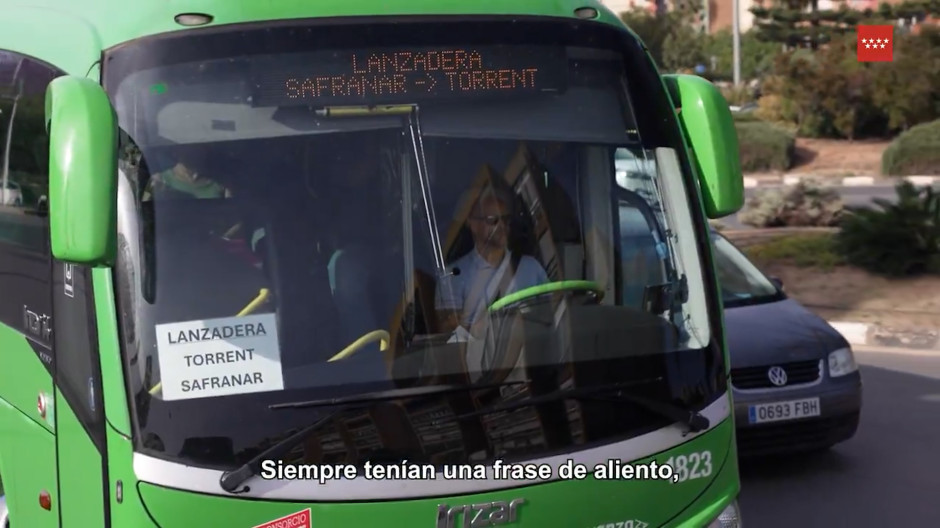 El emotivo vídeo de agradecimiento de afectados de la dana a los conductores madrileños de autobús