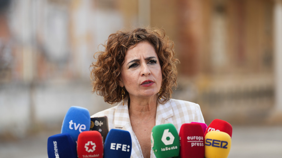 El PP expone que Montero solo acude a Andalucía los viernes para «hacer campaña electoral»