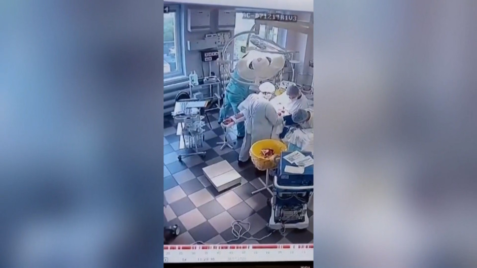 Imágenes de médicos operando durante el terremoto en Kamchatka, Rusia