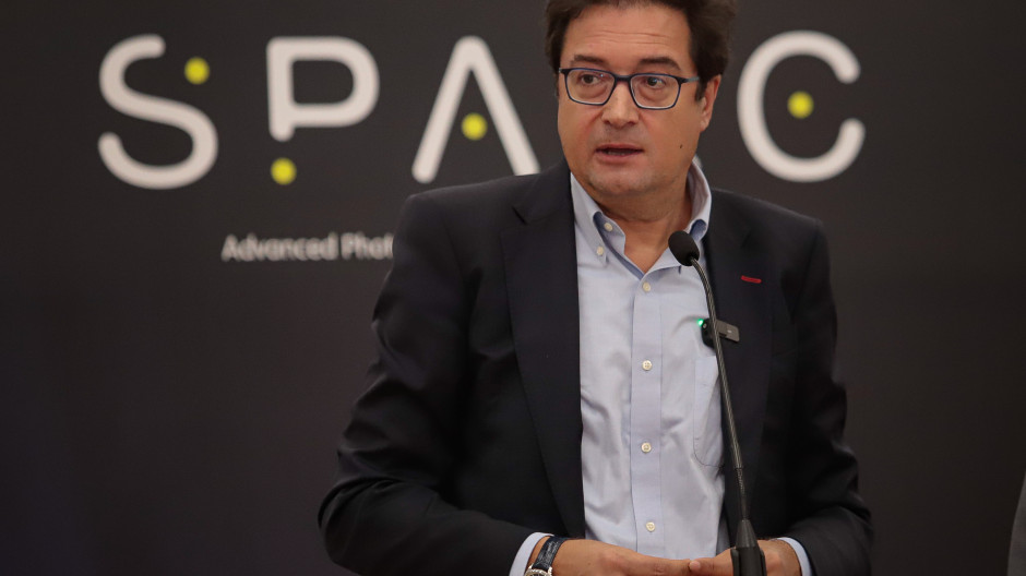 López le desea irónicamente un feliz verano a Feijóo