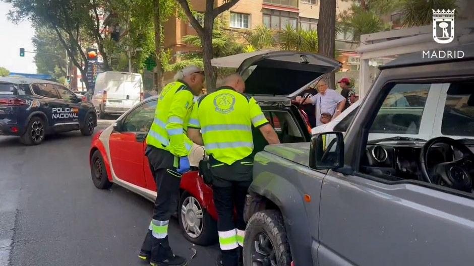 El Samur en el lugar del accidente donde han atropellado a la mujer