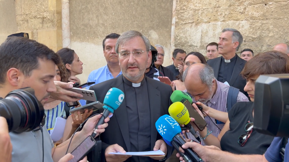 Vea la rueda de prensa de las autoridades para explicar el incendio de la mezquita-catedral de Córdoba