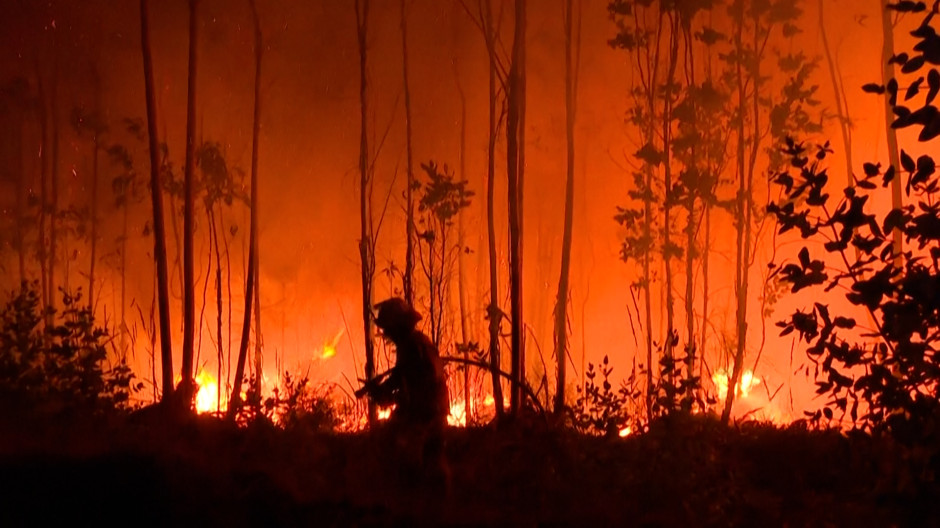 Portugal vive una oleada de incendios forestales y sufre los temibles «tornados de fuego»