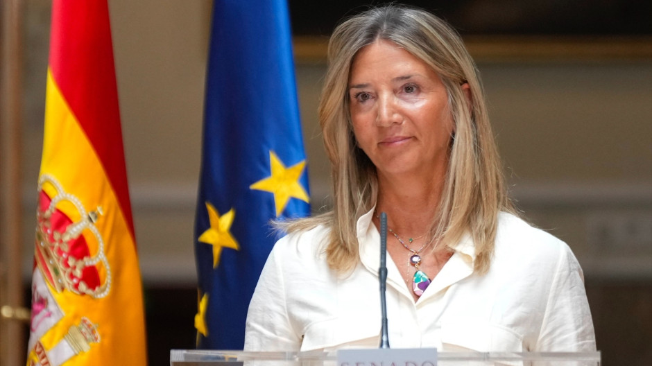 La portavoz del PP en el Senado da una rueda de prensa, en directo