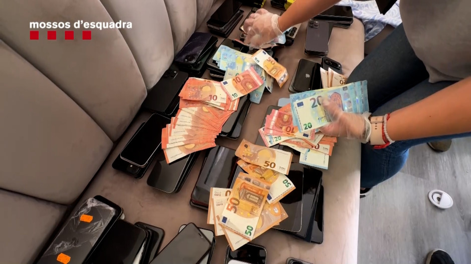 Los Mossos incautan más de mil móviles robados que iban a ser llevados a Marruecos