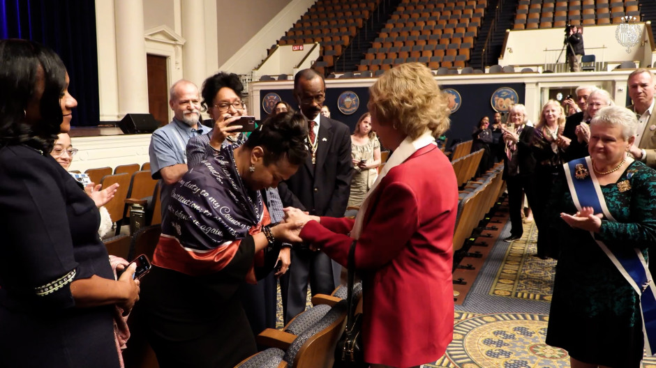 La tataranieta de una esclava a la Reina Sofía: «I want to say muchas gracias»