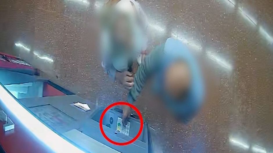 El modus operandi de un estafador en el Metro de Barcelona