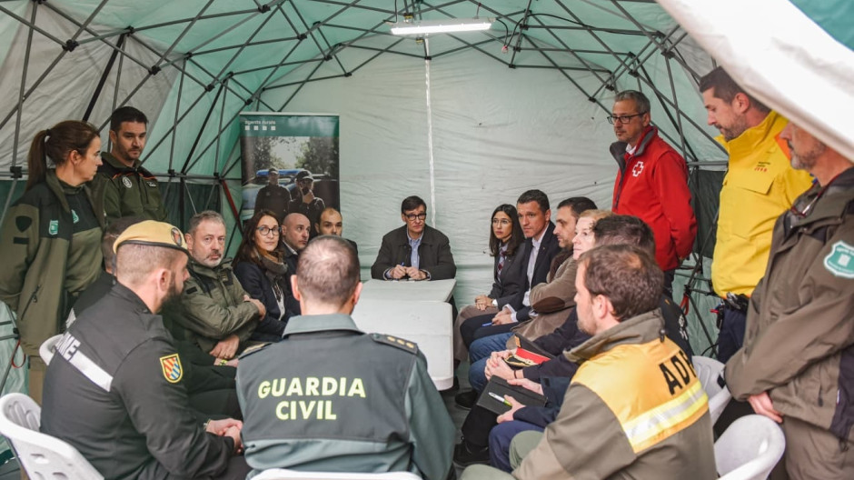 El presidente de la Generalitat, Salvador Illa, durante su visita al centro de comando