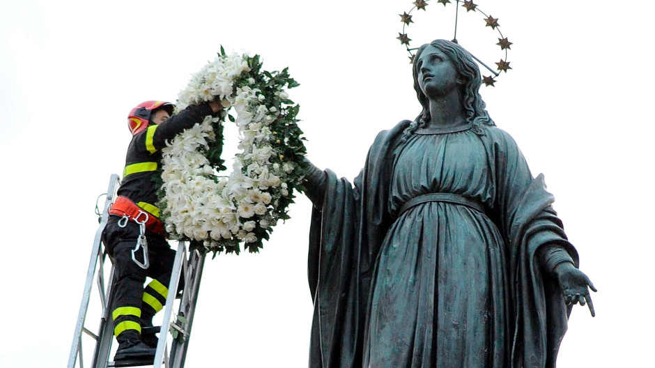 La Estatua de la Inmaculada