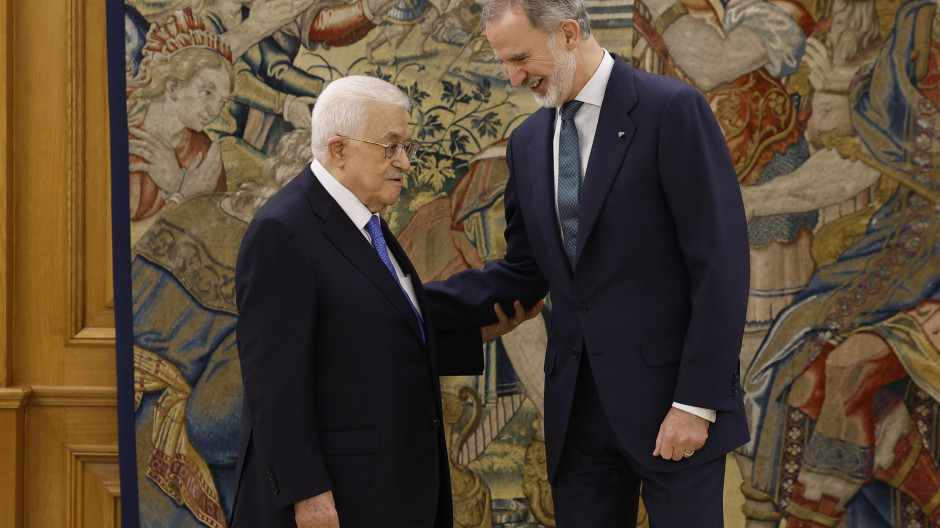 El Rey recibe al presidente palestino, Mahmoud Abbas, en la Zarzuela