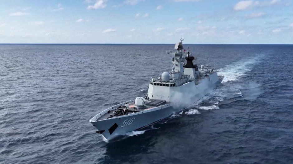 La fragata de misiles guiados Tipo 054A participa en la Misión Justicia 2025