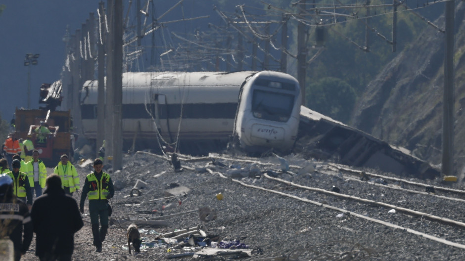 El audio del accidente de Adamuz: «Estoy invadiendo la vía contigua». «Recibido, no hay ningún tren llegando»