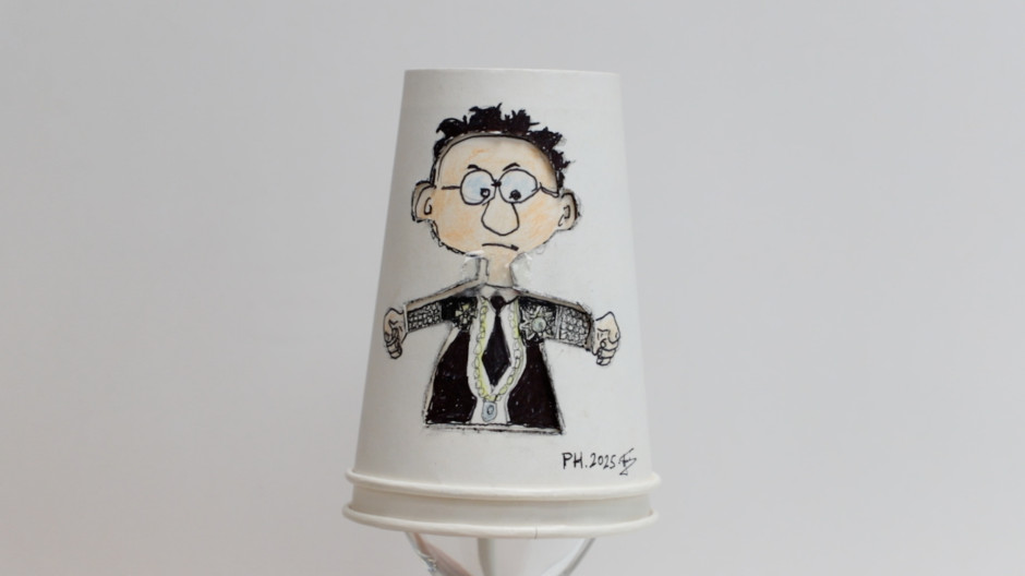 El juego de cubiletes de la trayectoria de García Ortiz