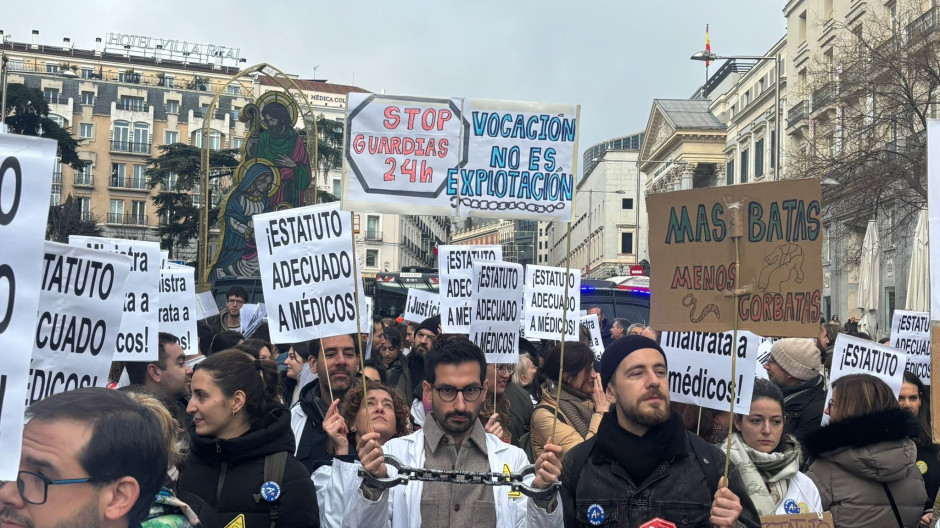 Concentración de médicos en el Hospital de Cruces en Barakaldo