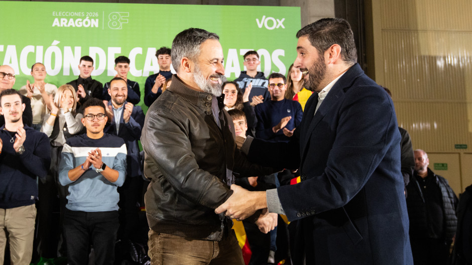 EuropaPress_7235311_presidente_vox_santiago_abascal_junto_candidato_presidencia_aragon