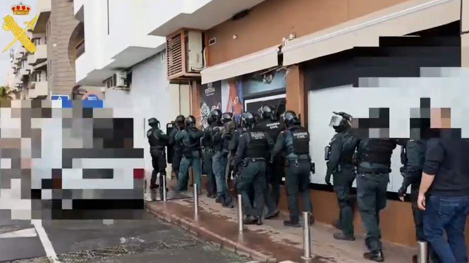 La guardia Civil efectuando la operación 'Anzuelo'