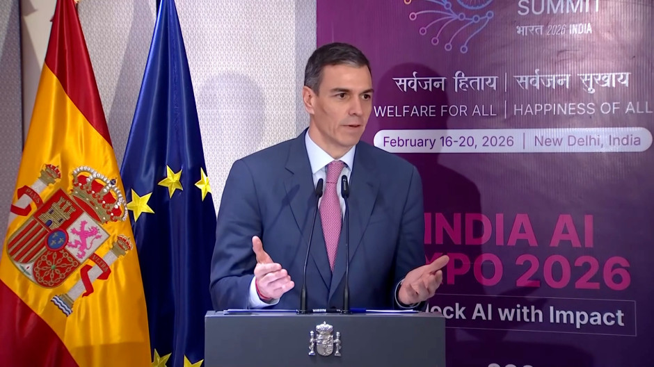 El rifirrafe entre Sánchez y un periodista por su saludo con Felipe González