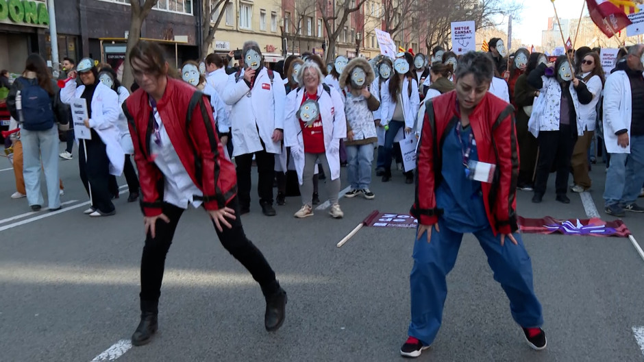 Médicos catalanes bailan “Thriller” en plena huelga sanitaria