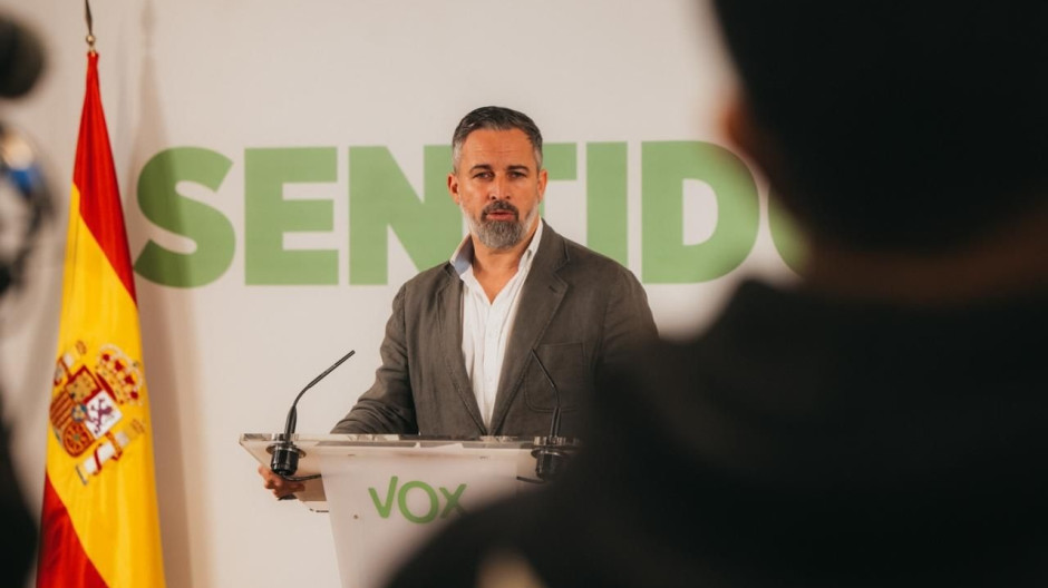 EuropaPress_7352477_lider_vox_santiago_abascal_declaracion_medios_sierra_gredos_avila_marco