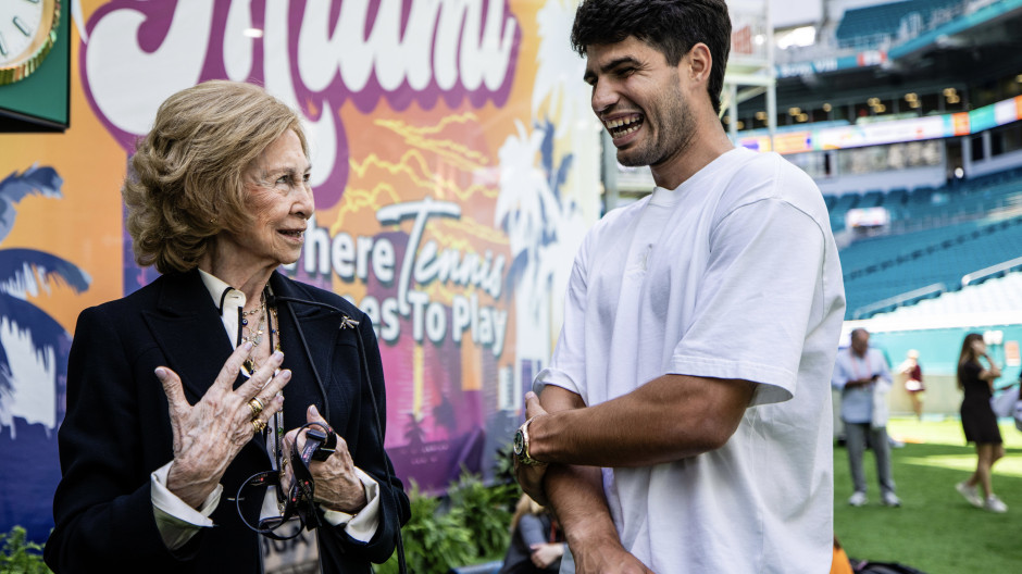 Doña Sofía con Carlos Alcaraz en el Miami Open