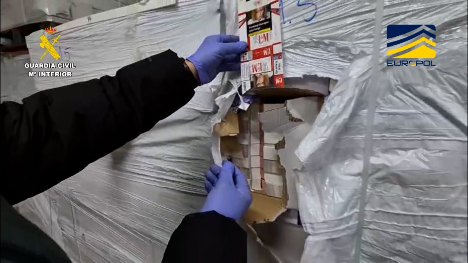 La Guardia Civil incauta en Barcelona 100 toneladas de tabaco, uno de los mayores alijos de España
