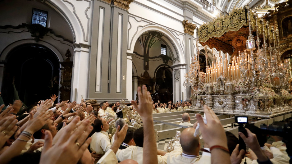 EuropaPress_7405769_antonio_banderas_ejerce_capataz_estacion_penitencia_cofradia_lagrimas